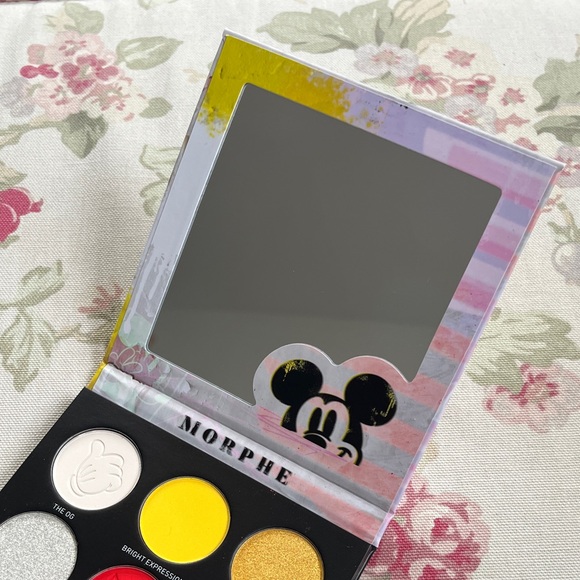 Disney Mickey Mouse Eyeshadow Palette Truth be Bold Mini matte and shimmer - Picture 2 of 9